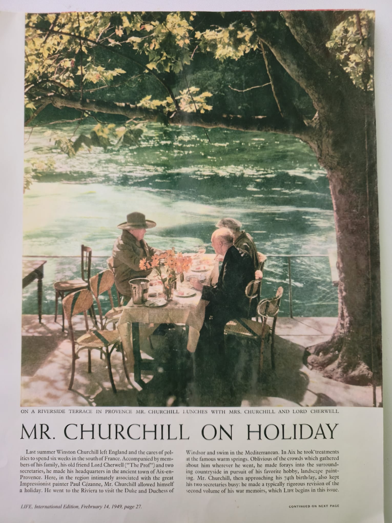 Winston Churchill déjeunant en terrasse en Provence, Life Magazine, 1949