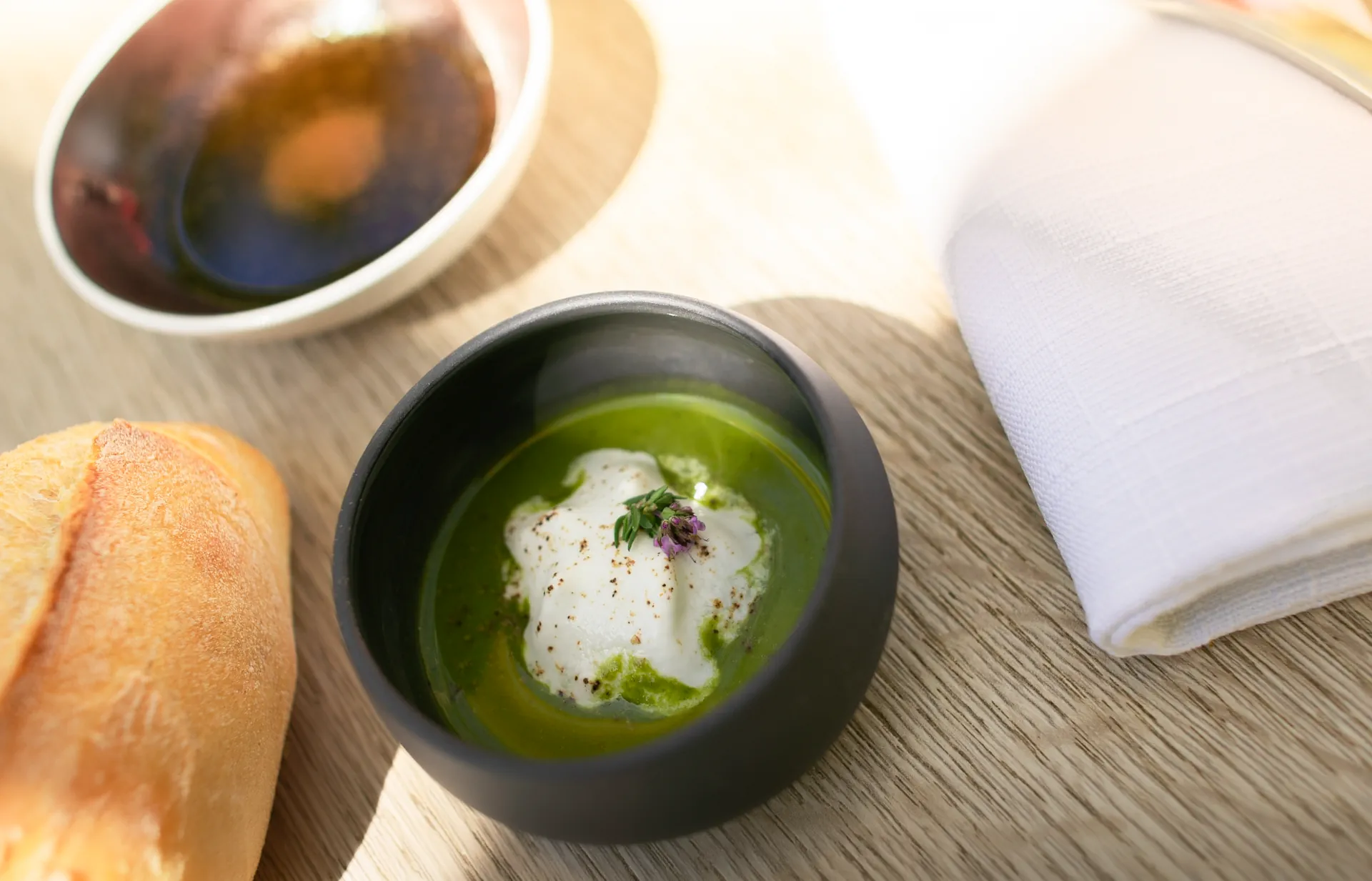 Mise en bouche, velouté de saison, Restaurant Philip